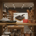 Danny Home premium cast iron square griddle pan with wooden base 15cm for sizzling steaks and restaurant-style serving.