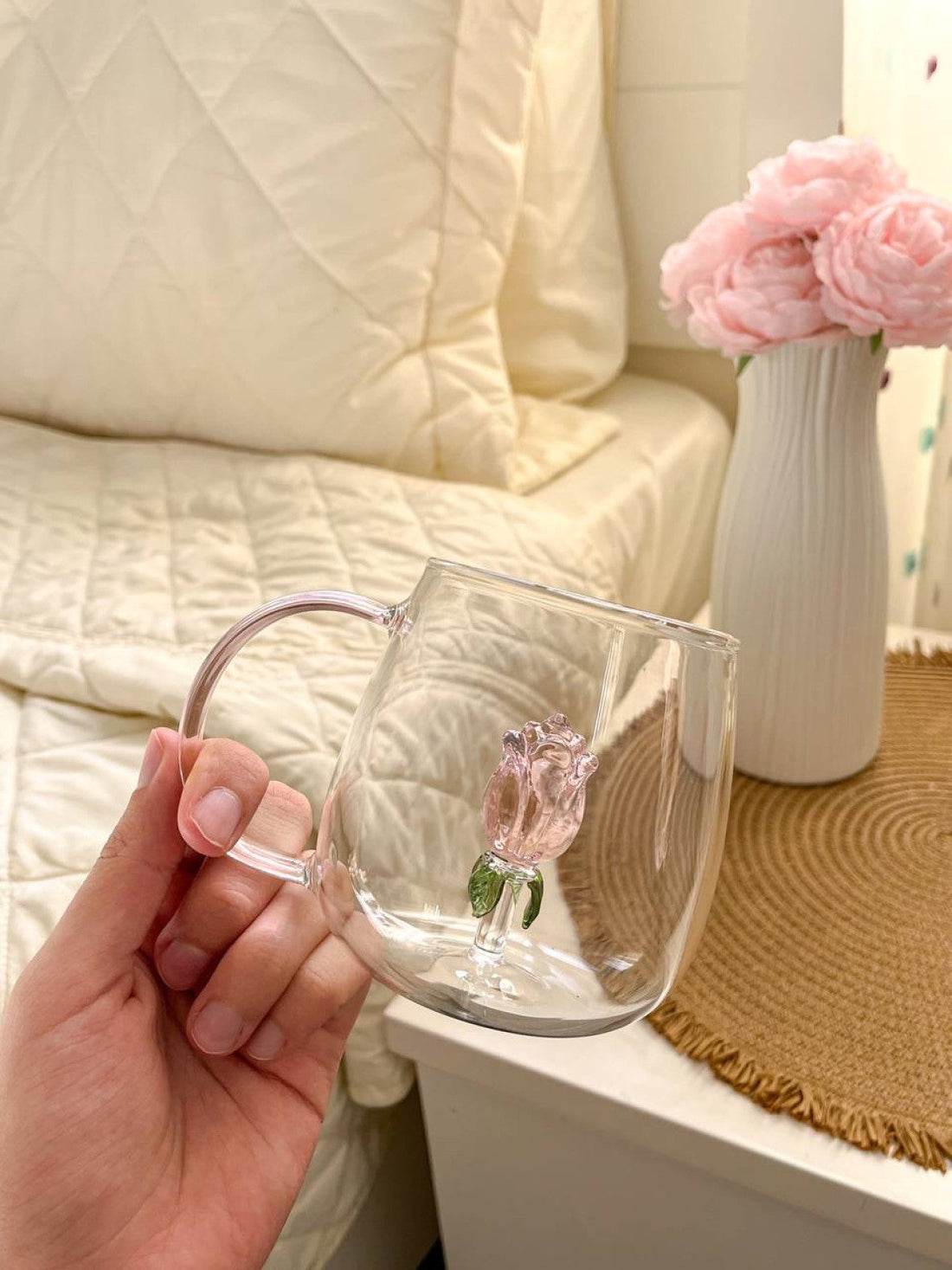 Creative 3D floral glass mug with color-tinted handle 350ml